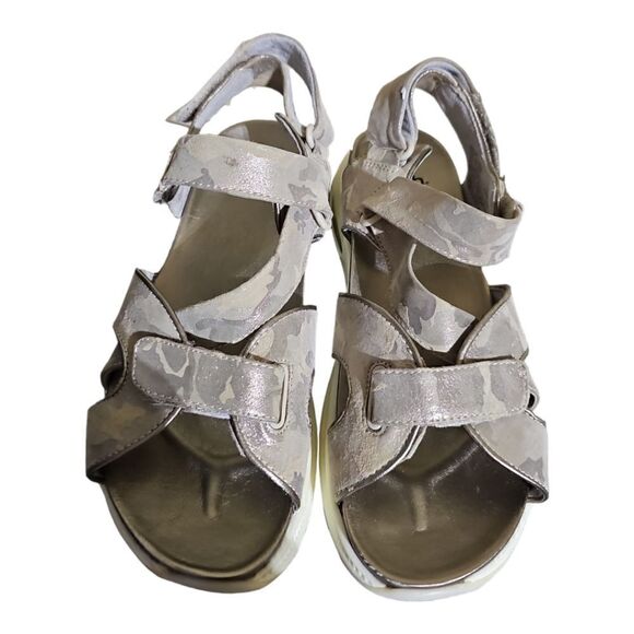 EARTH Cedar Kushma Gray Camo Shimmer Cushioned Sporty Sandals - Size 10 - Picture 2 of 6